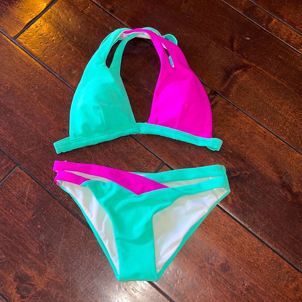 2 Tone bikini Size S Ree bees Never Worn
